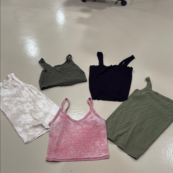 Stylish summer Women's Tank Tops lot of 5 women’s Size S - Picture 1 of 11
